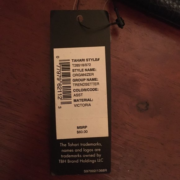 Tahari Women's Black Trendsetter Clutch Wallet Organizer with Wrist Strap NWT - Picture 5 of 15